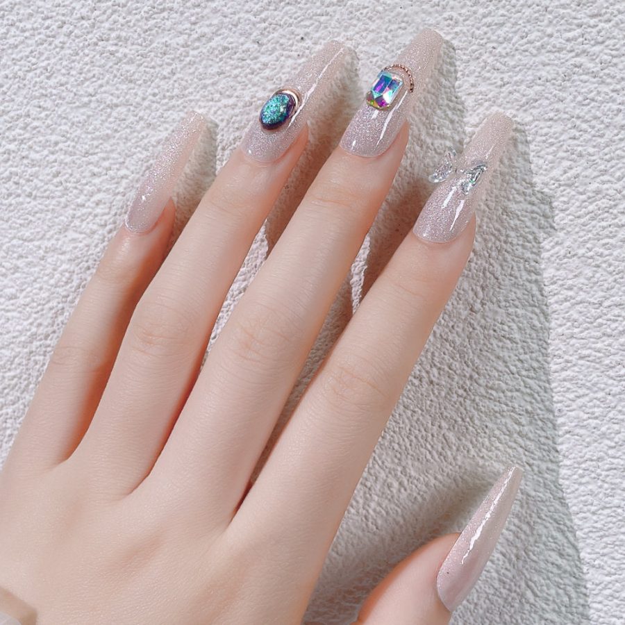 Fake Nail Patches Hand Wearing Art - Image 8